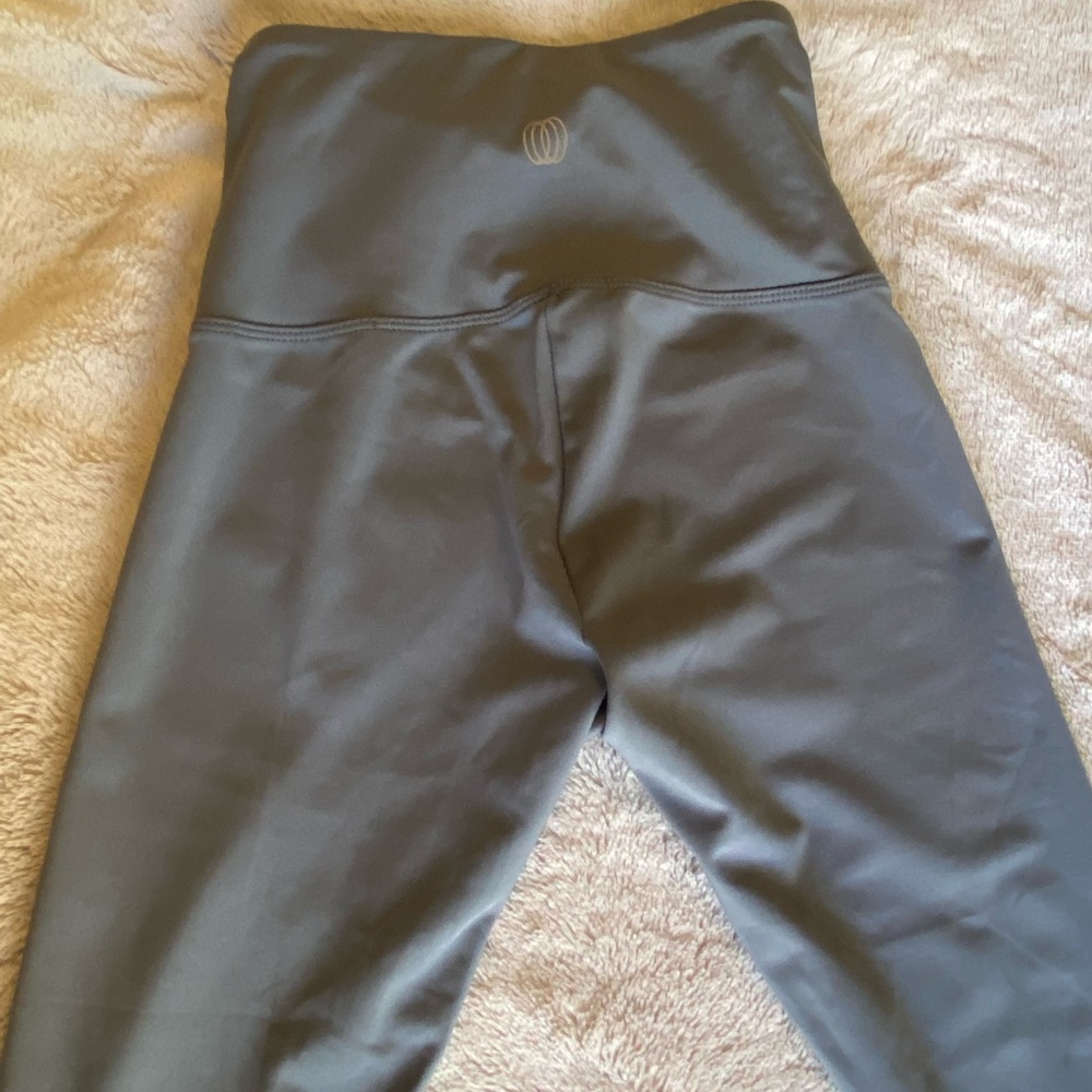 grey Capri Balance Collection leggings